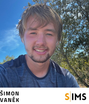 Ahoj! Jsem student druhého ročníku teritoriálek, nicméně SIMS je pro mě premiéra. Mimo vášnivé debatování u piva nad česko-moravským nářečím a rozdíly mezi sušenkou a oplatkou mě baví cestování, vaření studentských kulinářských skvostů, historie, odpolední šlofíčky či prokrastinování při bizarních čtení diskuzí na iDnesu. Zajímá mě převážně postsovětský prostor a Blízký východ, nepohrdnu ale žádnou balkánskou hudební vypalovačkou. V SIMSU budu působit v akademické sekci a sekci pro společenské akce, kde pro vás budu připravovat všemožné události všeho druhu. 